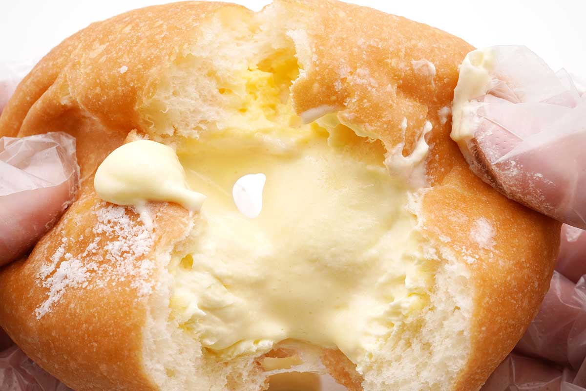 ファミマたっぷりダブルカスタードドーナツ