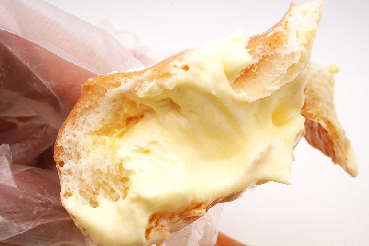 ファミマたっぷりダブルカスタードドーナツ