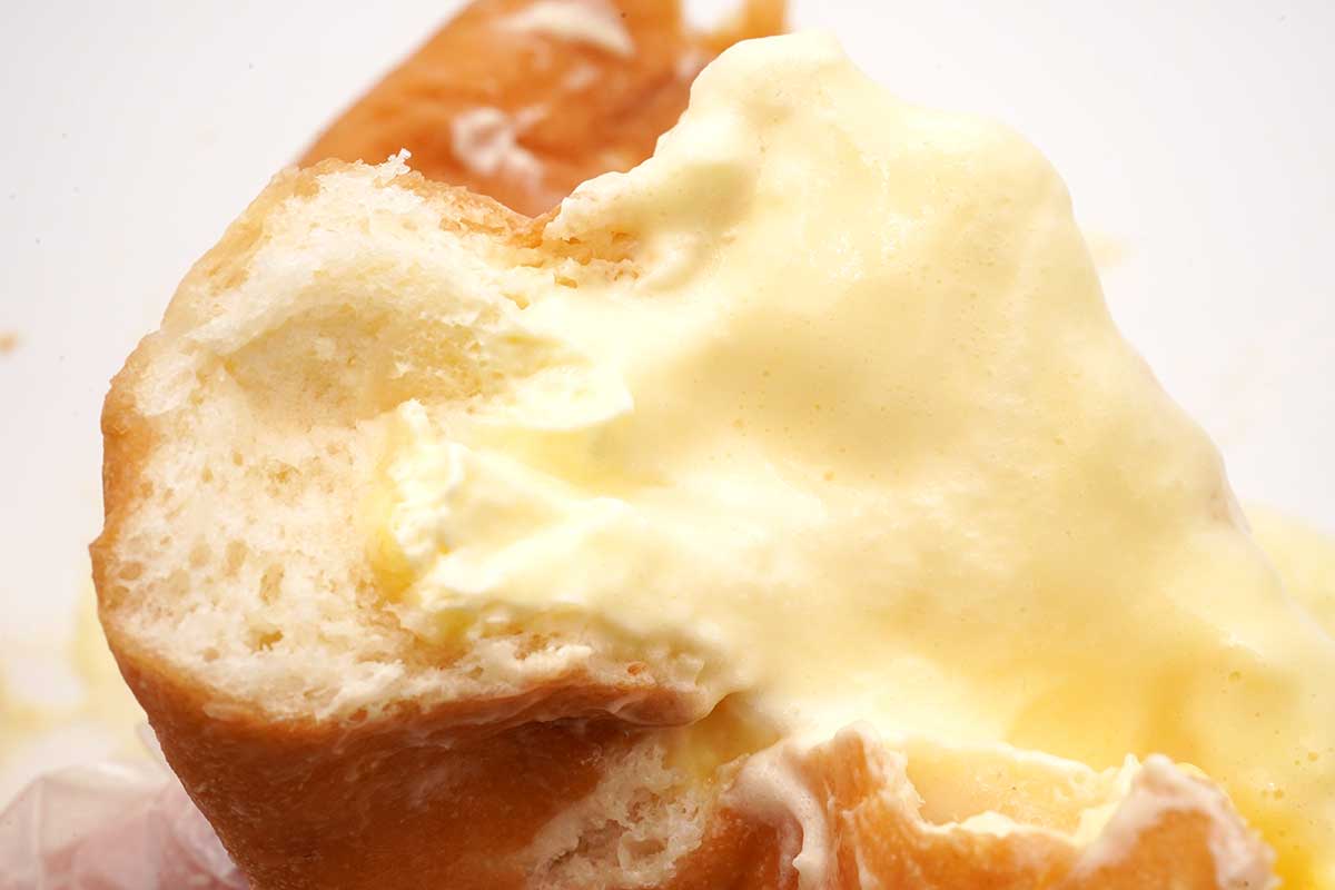 ファミマたっぷりダブルカスタードドーナツ