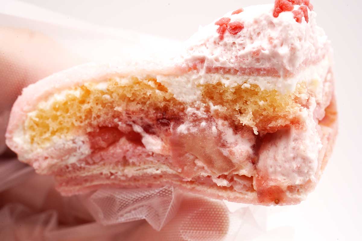 ローソン「Uchi Café×ICHIBIKO いちごショートケーキのクレープ」