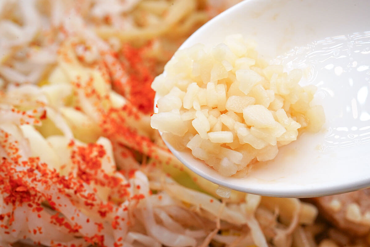 ファミマ45%増量「ラーメン荘 歴史を刻め監修 豚ラーメン」