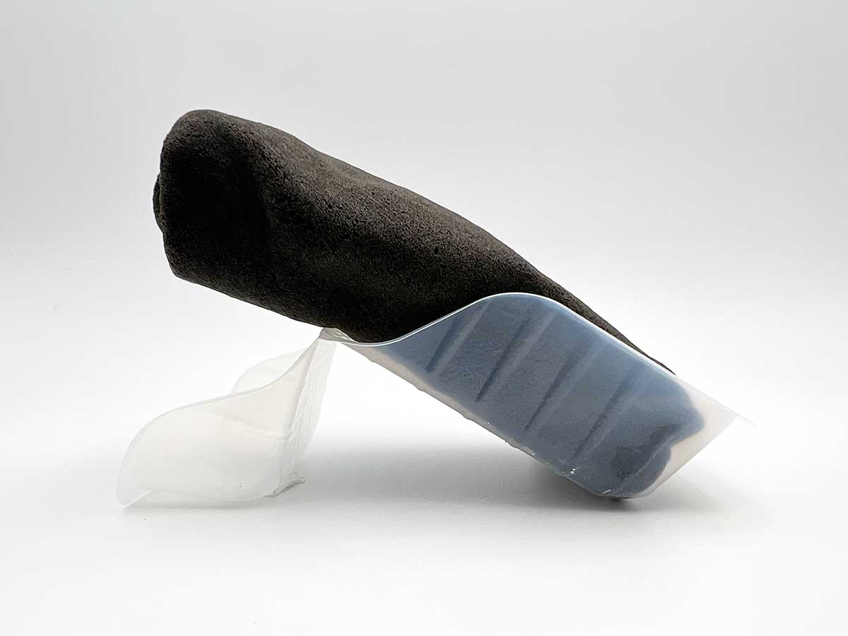 ファミマブラックサンダー　モチザクチョコクレープ