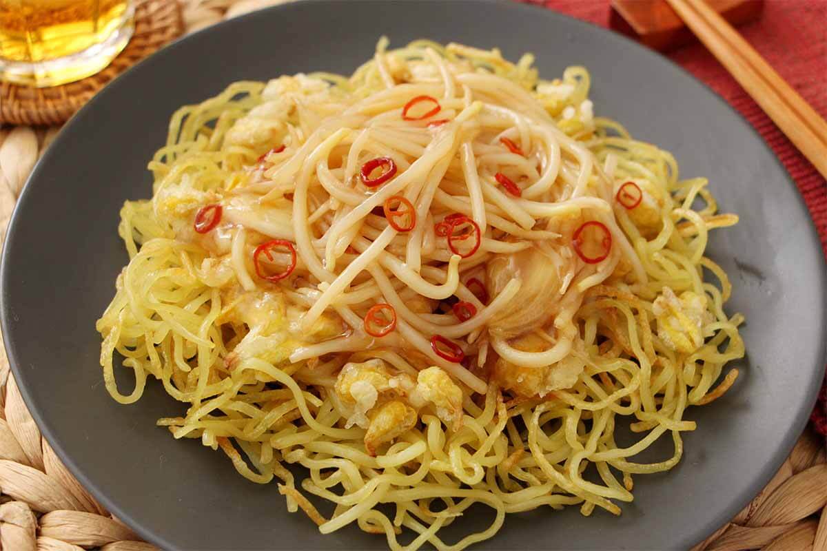 栗原はるみさん「豆もやしの黒酢あんかけ焼きそば」