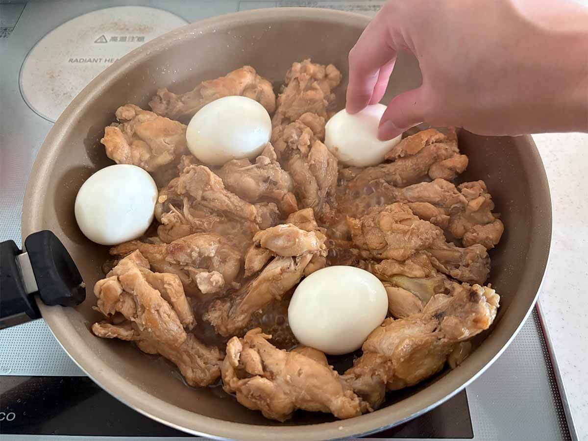 藤井恵さん「手羽元と卵とにんにくの酢しょうゆ煮」