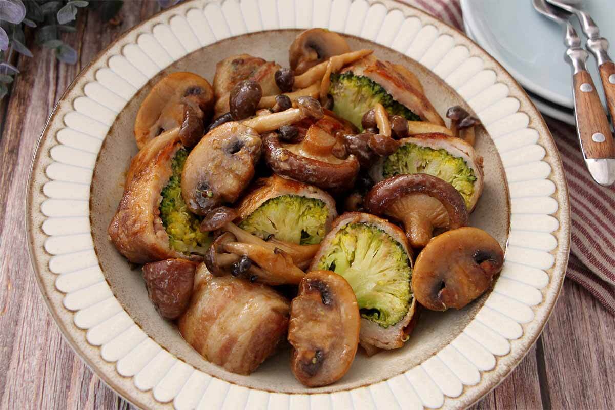 タサン志麻さん「ブロッコリーの肉巻き キノコソース」