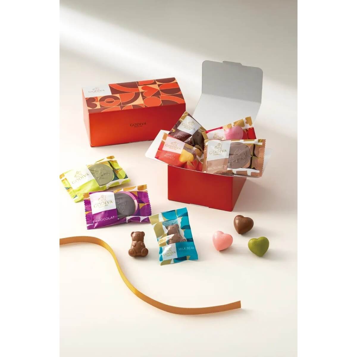 ゴディバ「ジョイフルミックス ホワイト ベア」