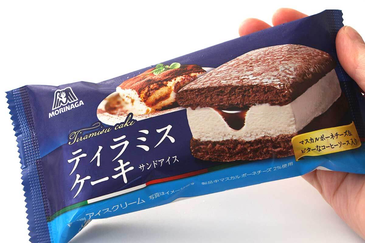 ファミマ「森永製菓 ティラミスケーキサンドアイス」
