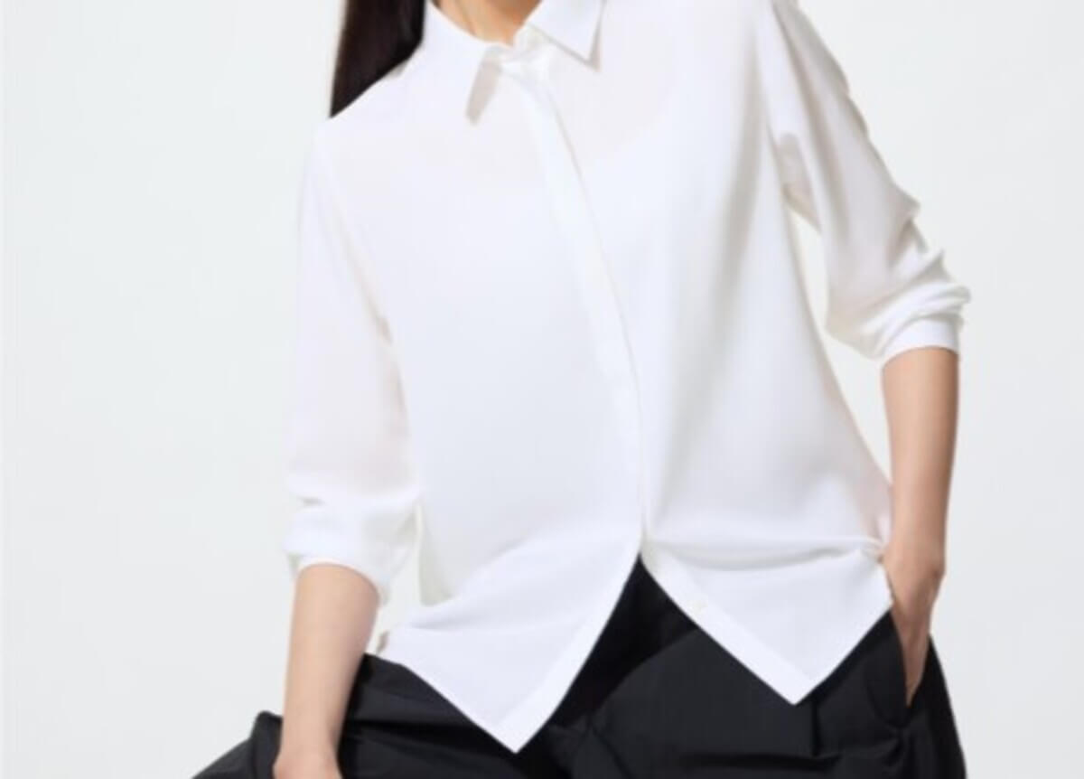 ユニクロ　レーヨンブラウス