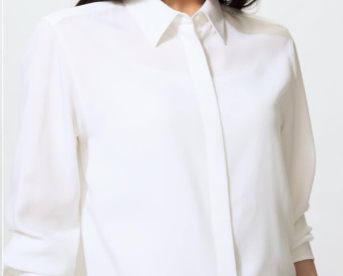 ユニクロ　レーヨンブラウス