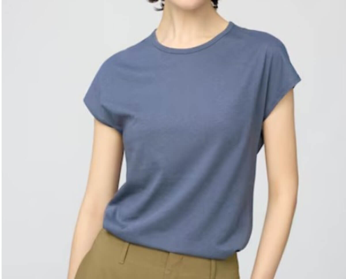 ユニクロ　キャップスリーブT