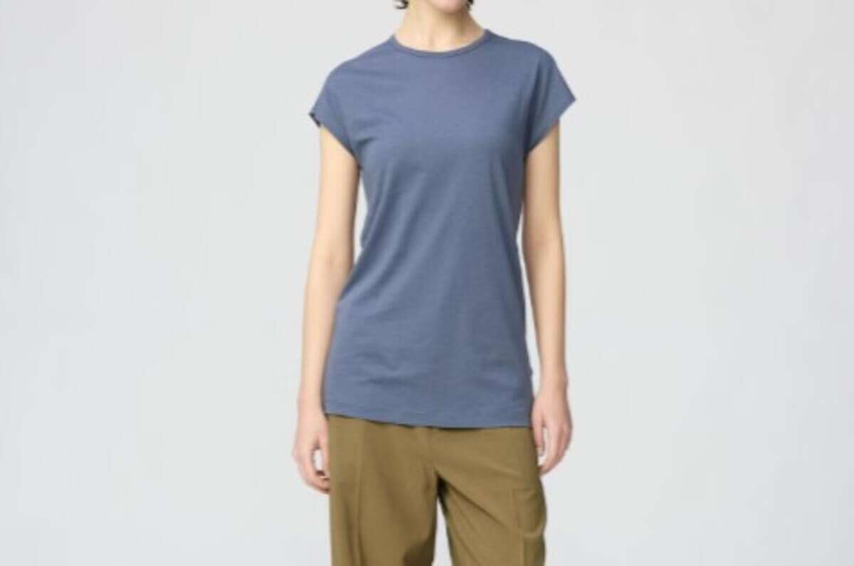 ユニクロ　キャップスリーブT