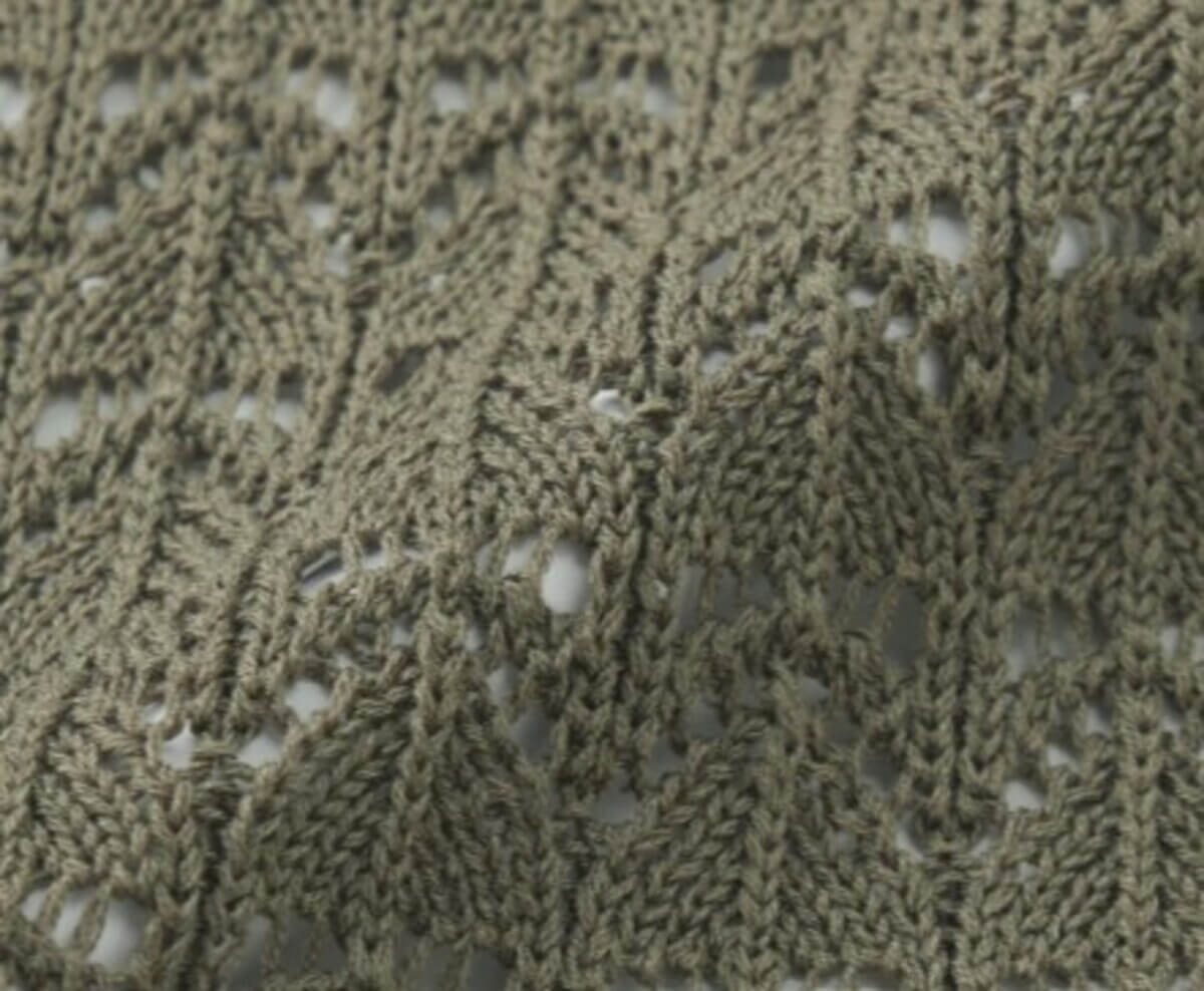 GU　透かし編みニットキャミソールチュニック