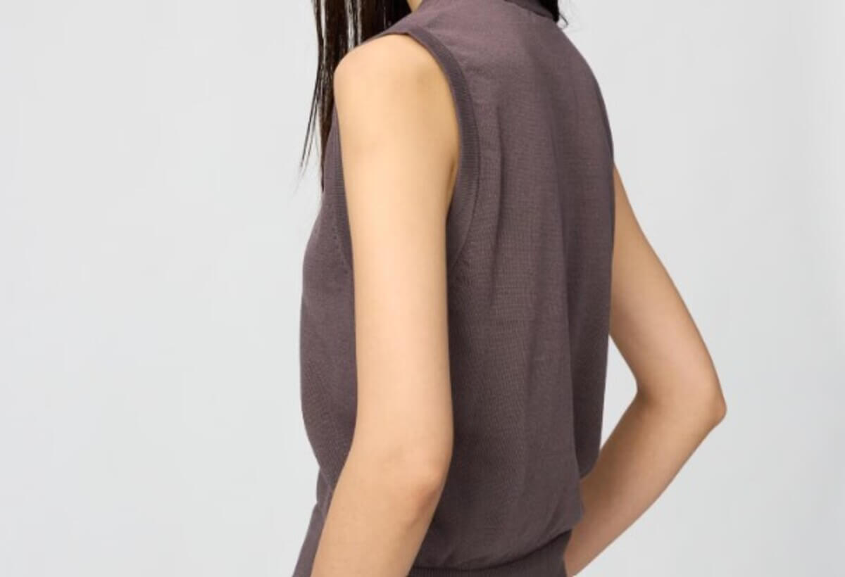 ユニクロ ウォッシャブルボタンダウンニットベスト