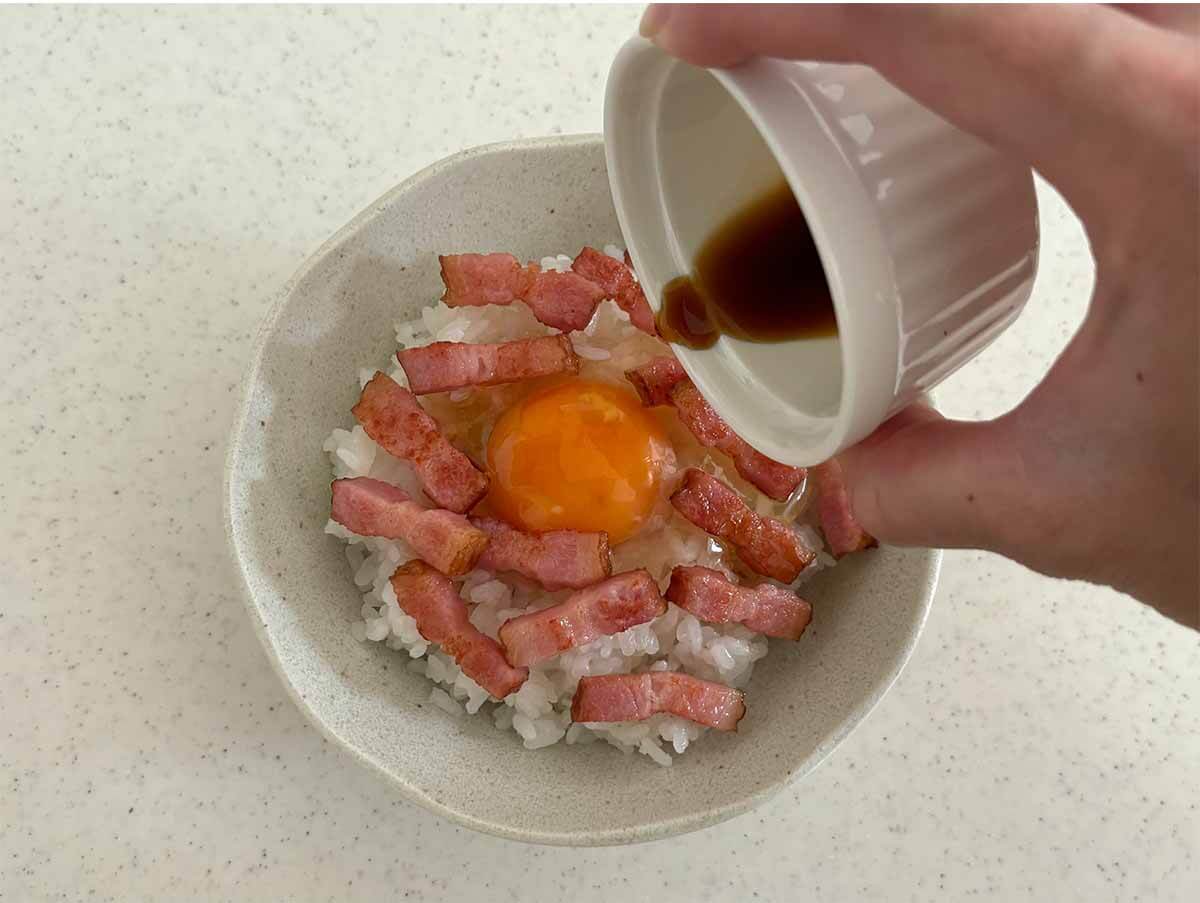 山本ゆりさん「ベーコンバターの卵かけごはん」