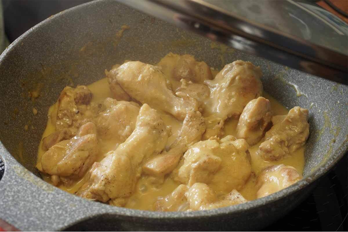 タサン志麻さん「鶏肉のディジョンマスタード煮」