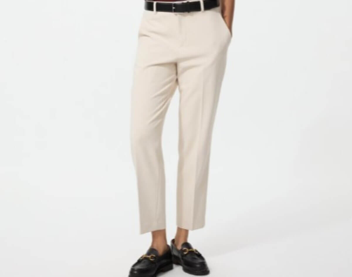 ユニクロ　スマートアンクルパンツ