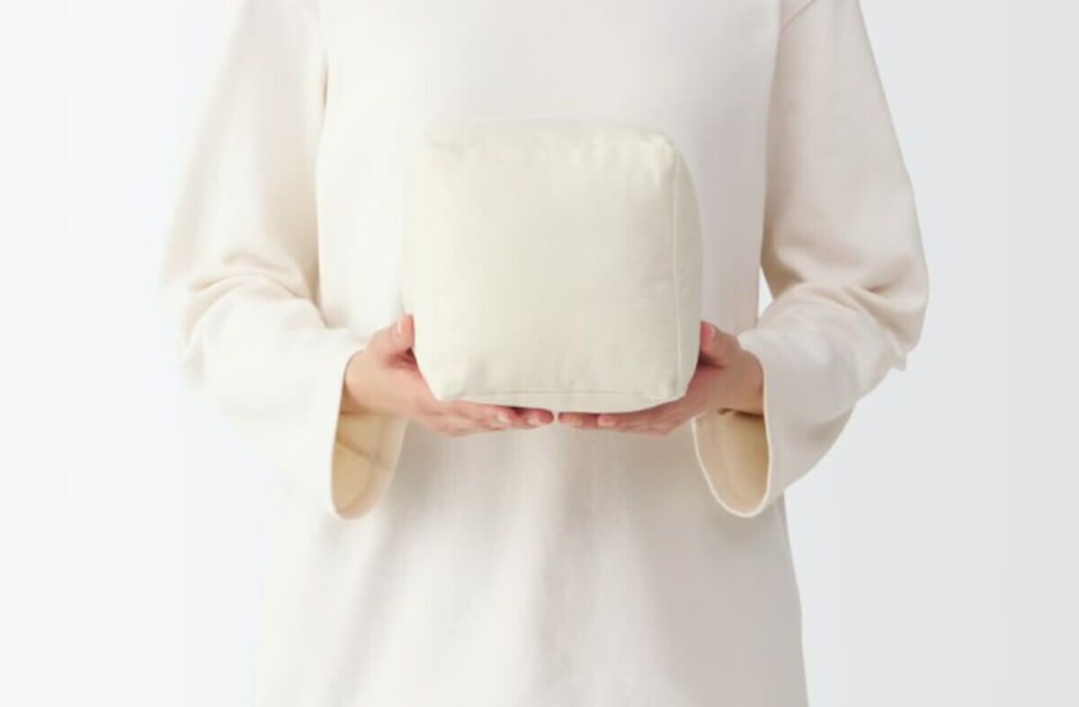 無印良品　さいころクッション