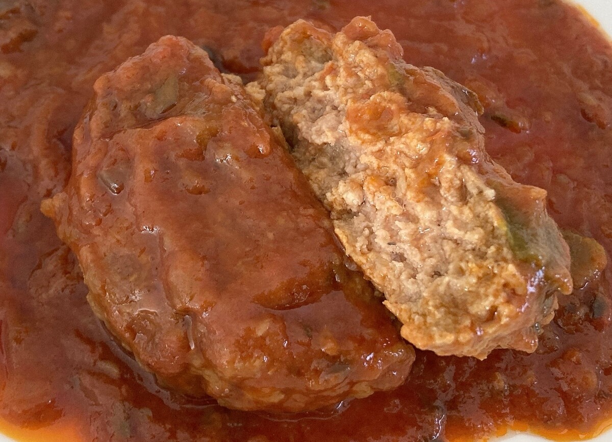 無印良品「素材を生かした トマトの煮込みハンバーグ」