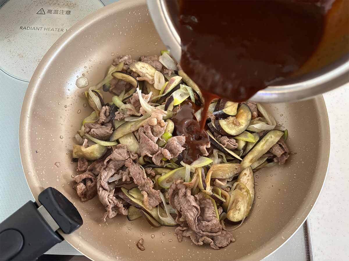 笠原将弘さん「牛肉となすのみそ炒め」