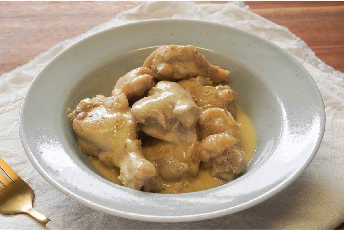 タサン志麻さん「鶏肉のディジョンマスタード煮」