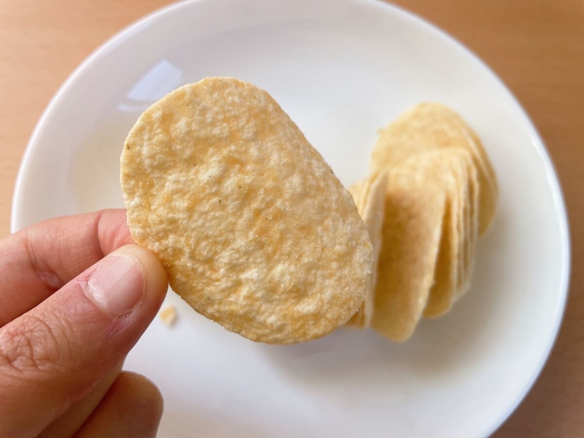 カルディ「黒トリュフポテトチップス」