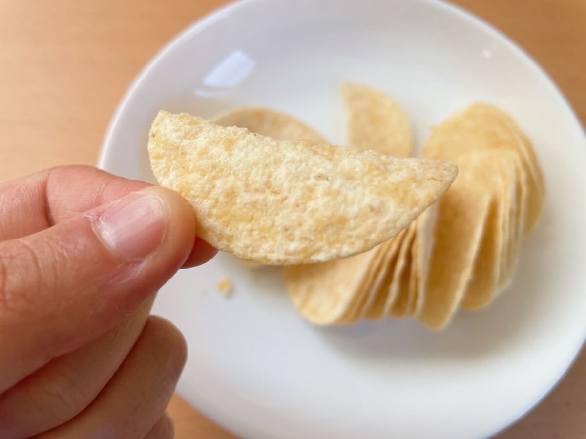 カルディ「黒トリュフポテトチップス」