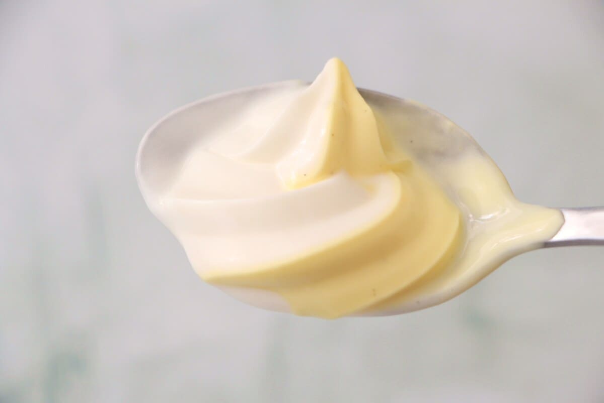 ファミマ「ワッフルコーンジャンボシュークリーム」