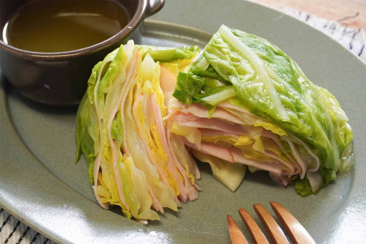 タサン志麻さん「春キャベツと生ハムのミルフィーユサラダ」