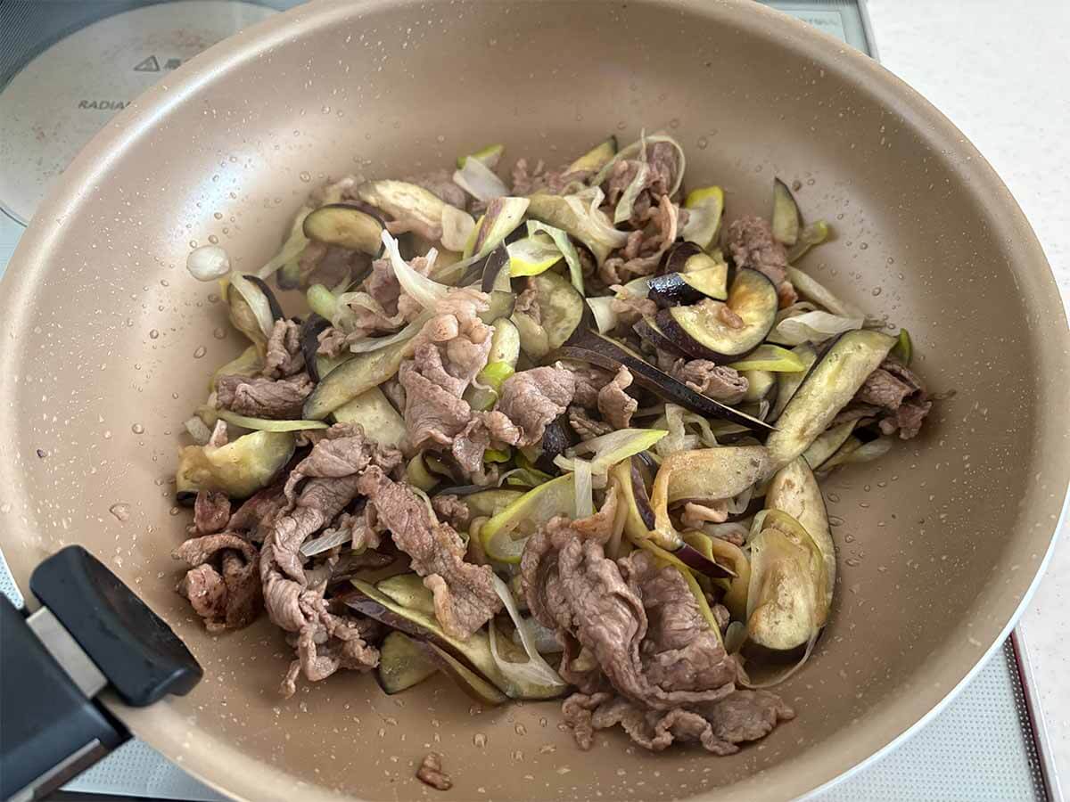 笠原将弘さん「牛肉となすのみそ炒め」