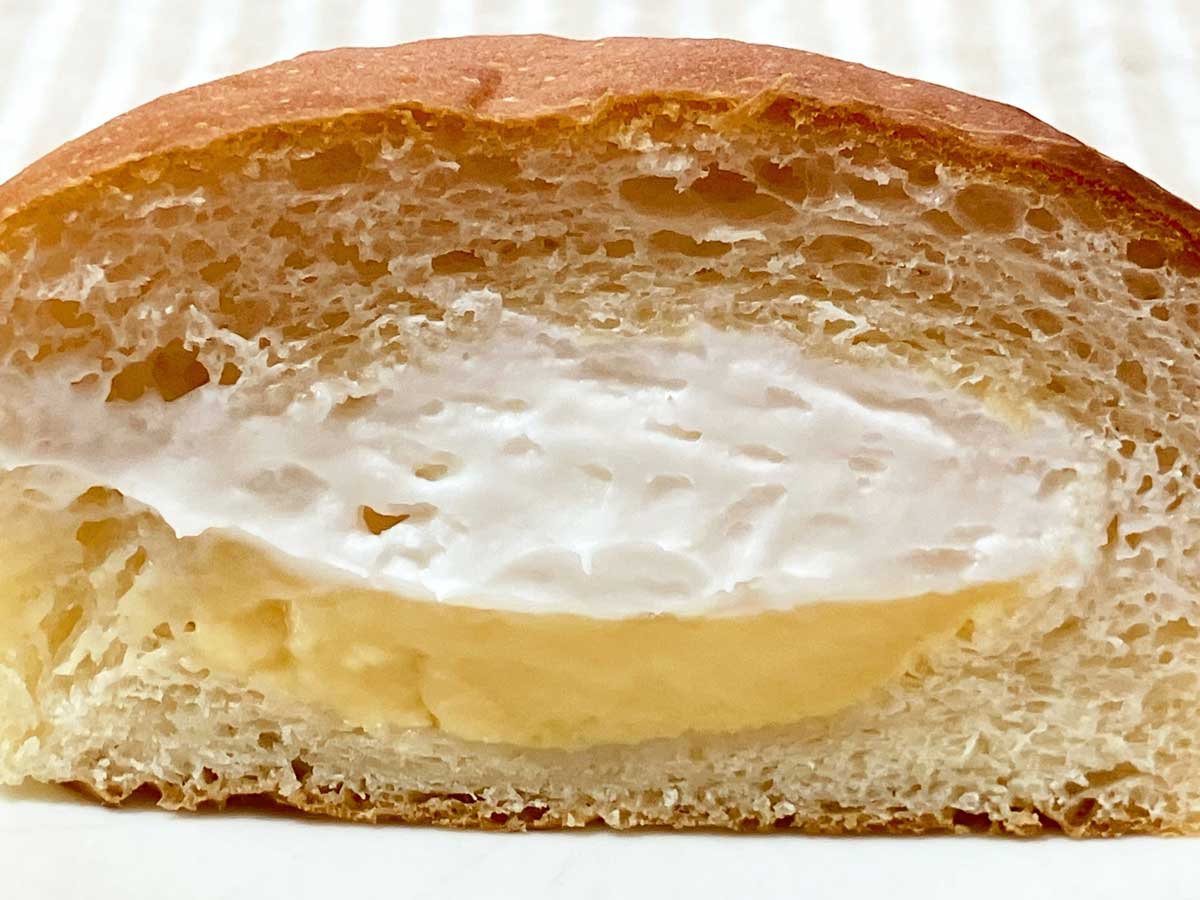 ファミマ【超も～っちりパン！】も～っちり食感クリームパン