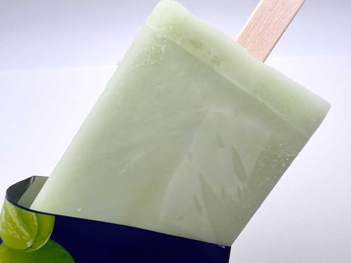 セブンイレブン「カンロじゅるるアイス シャインマスカット」