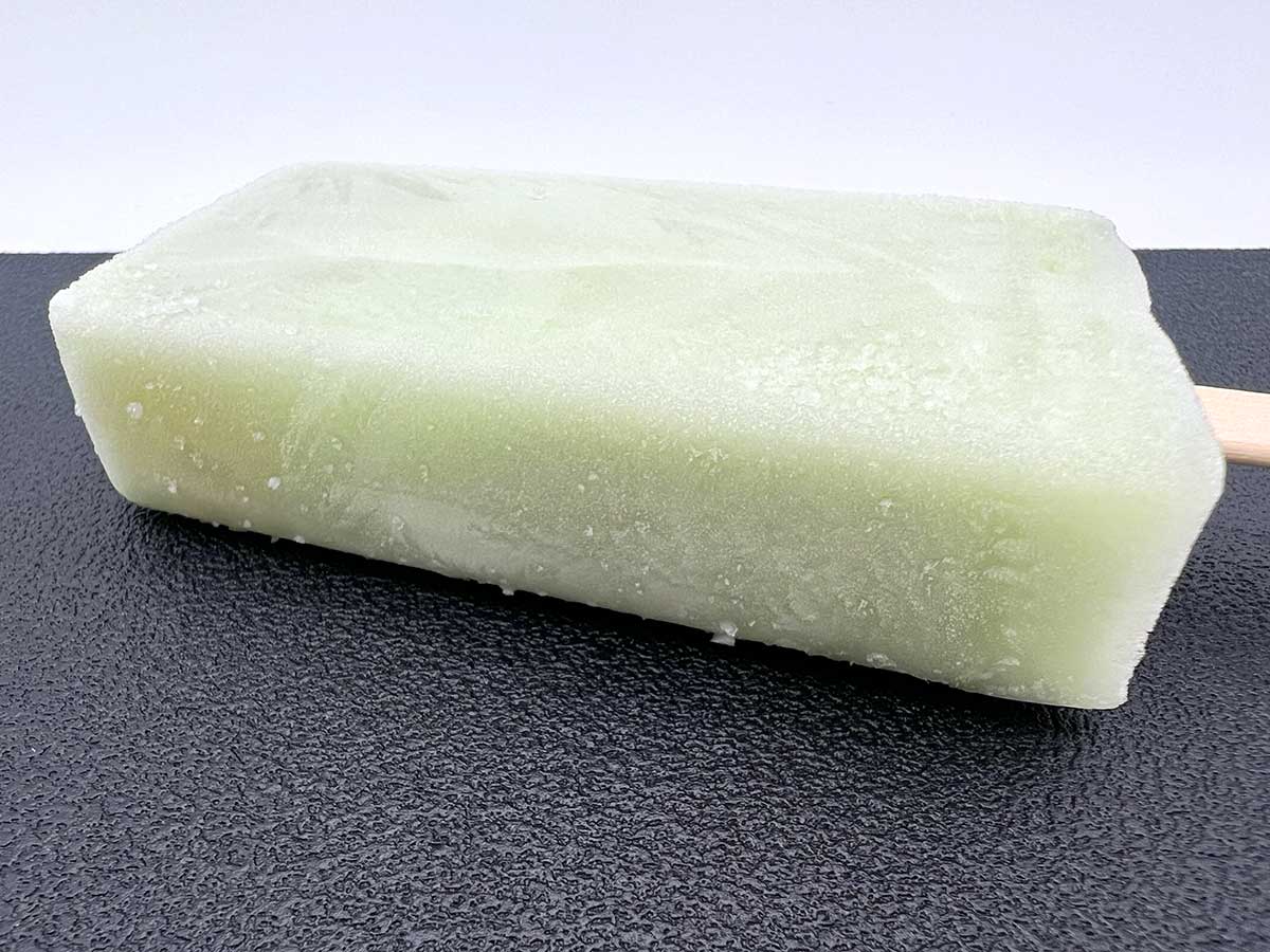 セブンイレブン「カンロじゅるるアイス シャインマスカット」