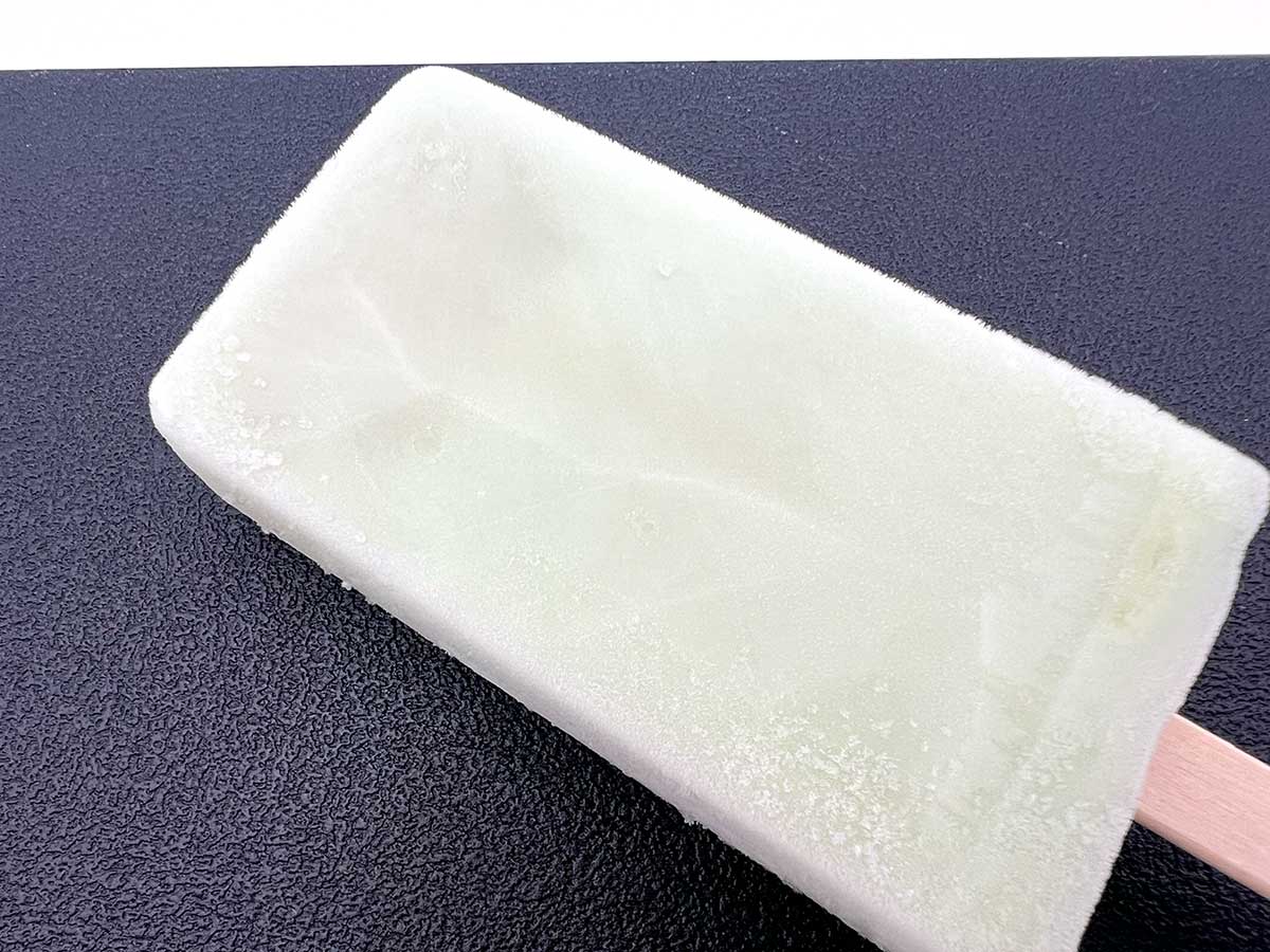 セブンイレブン「カンロじゅるるアイス シャインマスカット」