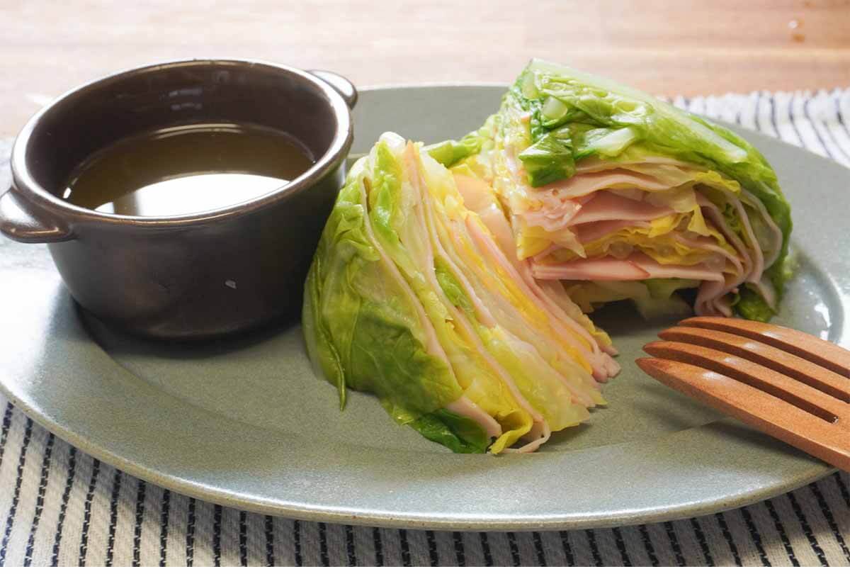 タサン志麻さん「春キャベツと生ハムのミルフィーユサラダ」