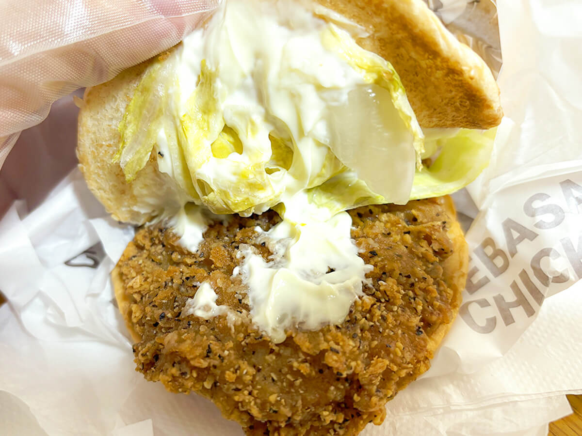 マクドナルド「名古屋名物 手羽先風黒胡椒ジューシーチキン」
