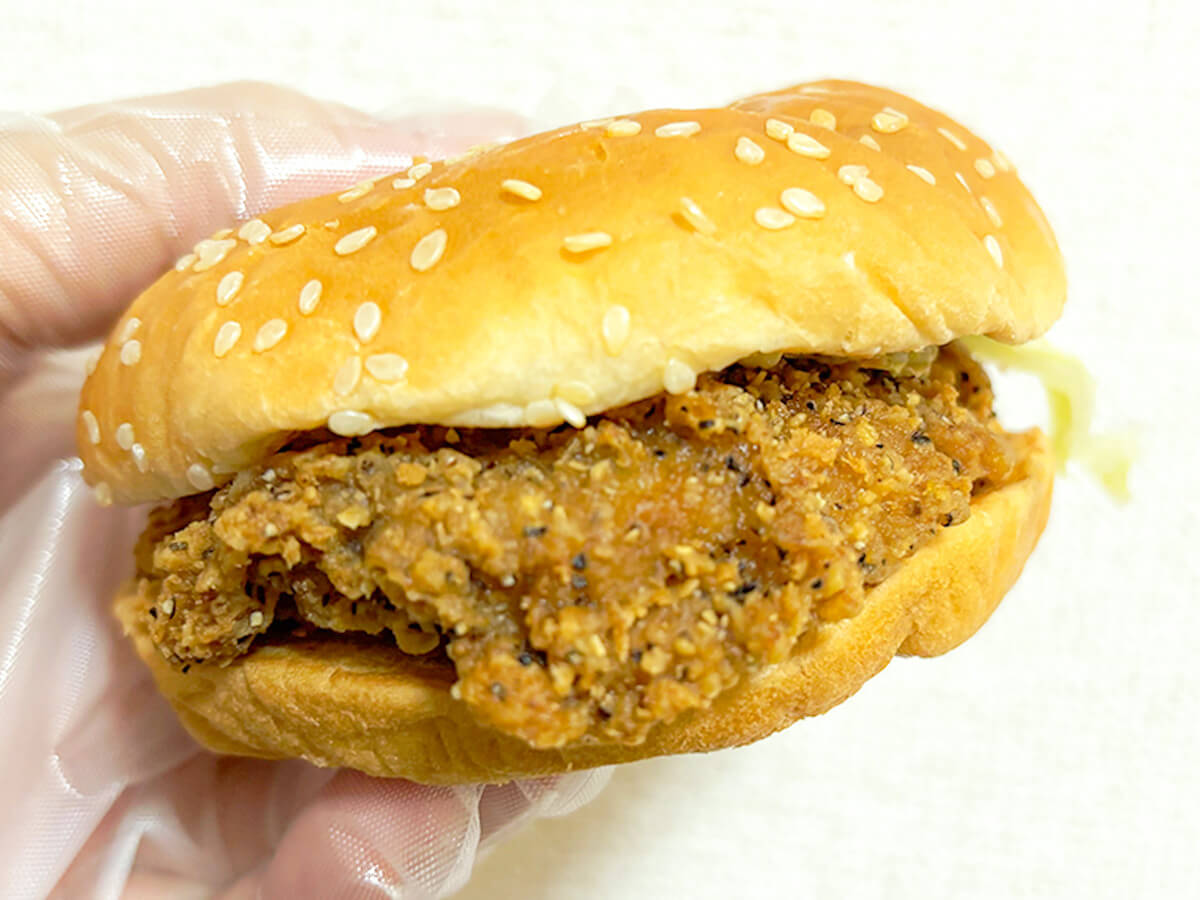 マクドナルド「名古屋名物 手羽先風黒胡椒ジューシーチキン」
