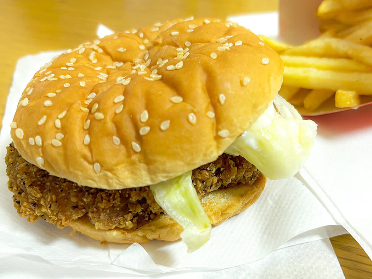 マクドナルド「名古屋名物 手羽先風黒胡椒ジューシーチキン」