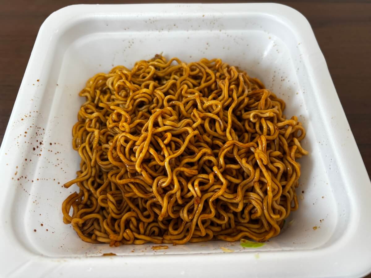 ファミリーマート「ソース焼そば からしマヨネーズ付き 大盛」
