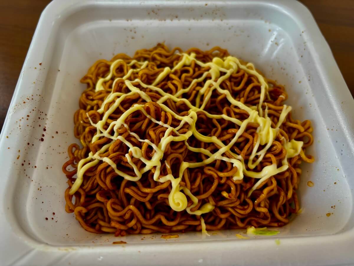 ファミリーマート「ソース焼そば からしマヨネーズ付き 大盛」