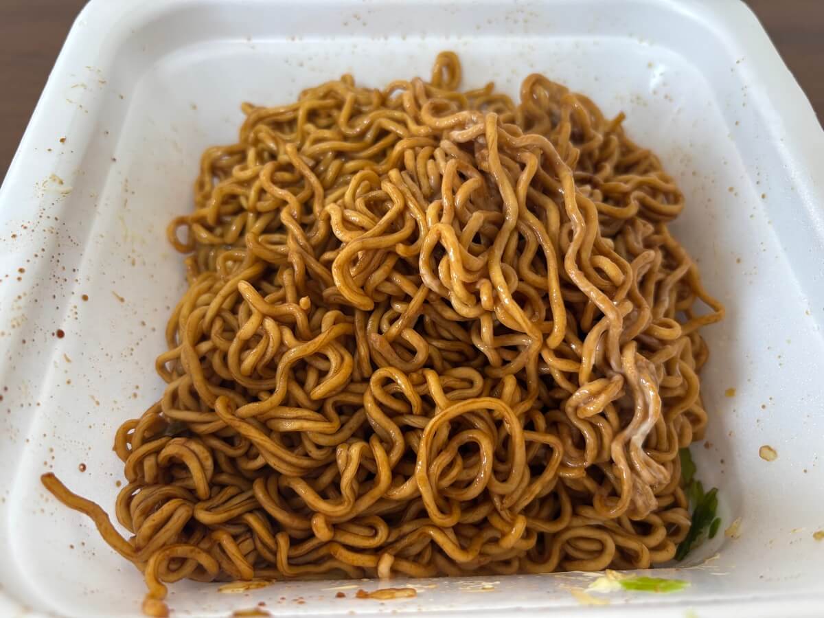 ファミリーマート「ソース焼そば からしマヨネーズ付き 大盛」
