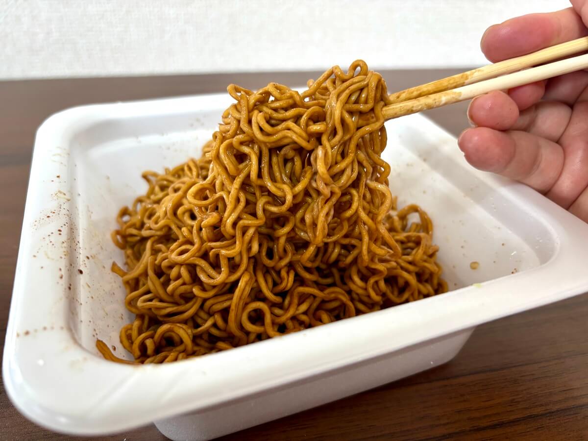 ファミリーマート「ソース焼そば からしマヨネーズ付き 大盛」