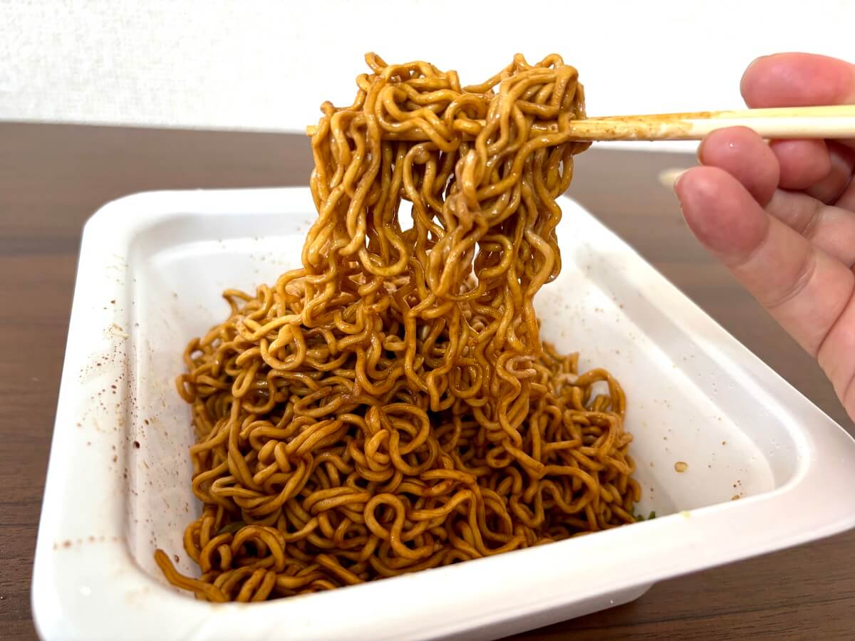 ファミリーマート「ソース焼そば からしマヨネーズ付き 大盛」