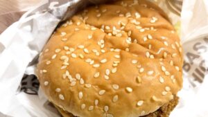マクドナルド名古屋名物 手羽先風黒胡椒ジューシーチキン