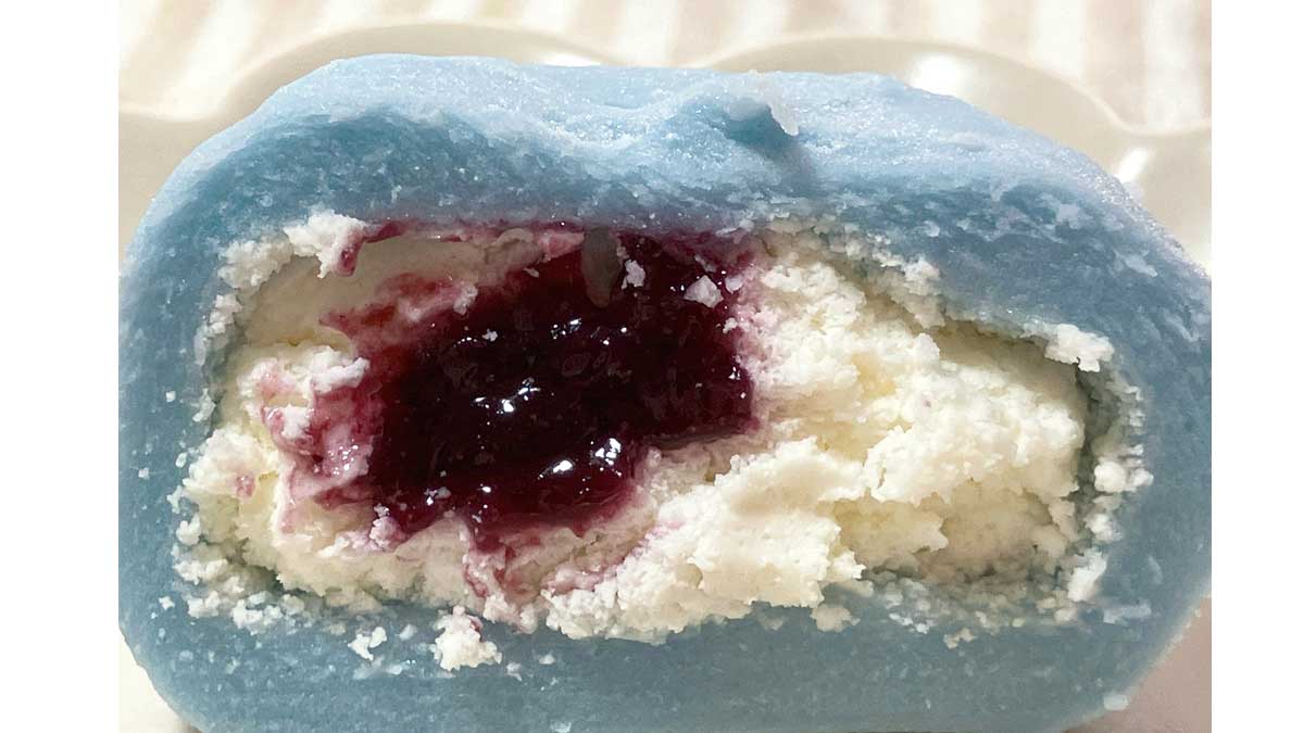 26053033 Gourmet Biz-グルメビズ- セブンイレブン「スンスンのふわあっ♪食感のマシュマロ大福 ブルーベリー」