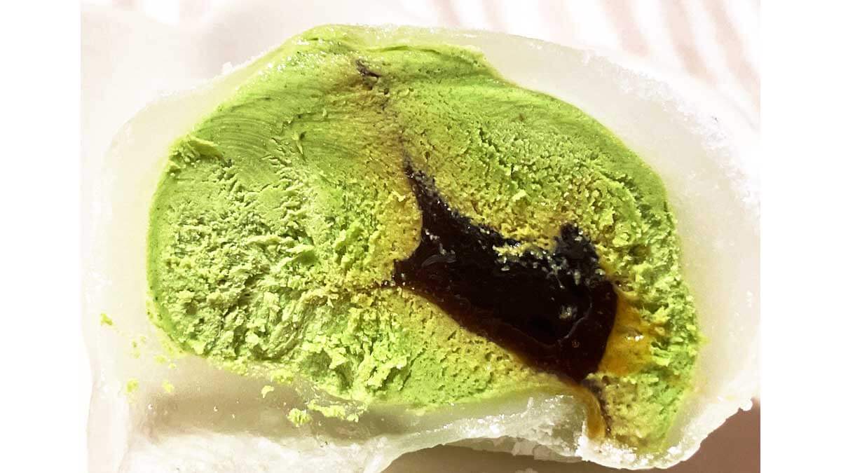 モス「アイスドルチェ 抹茶クリームのアイスわらび餅 黒蜜ソース入り」