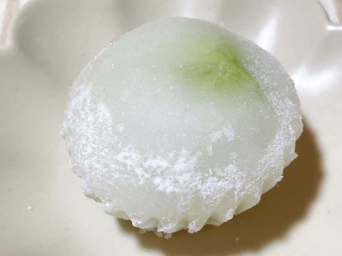 モス「アイスドルチェ 抹茶クリームのアイスわらび餅 黒蜜ソース入り」