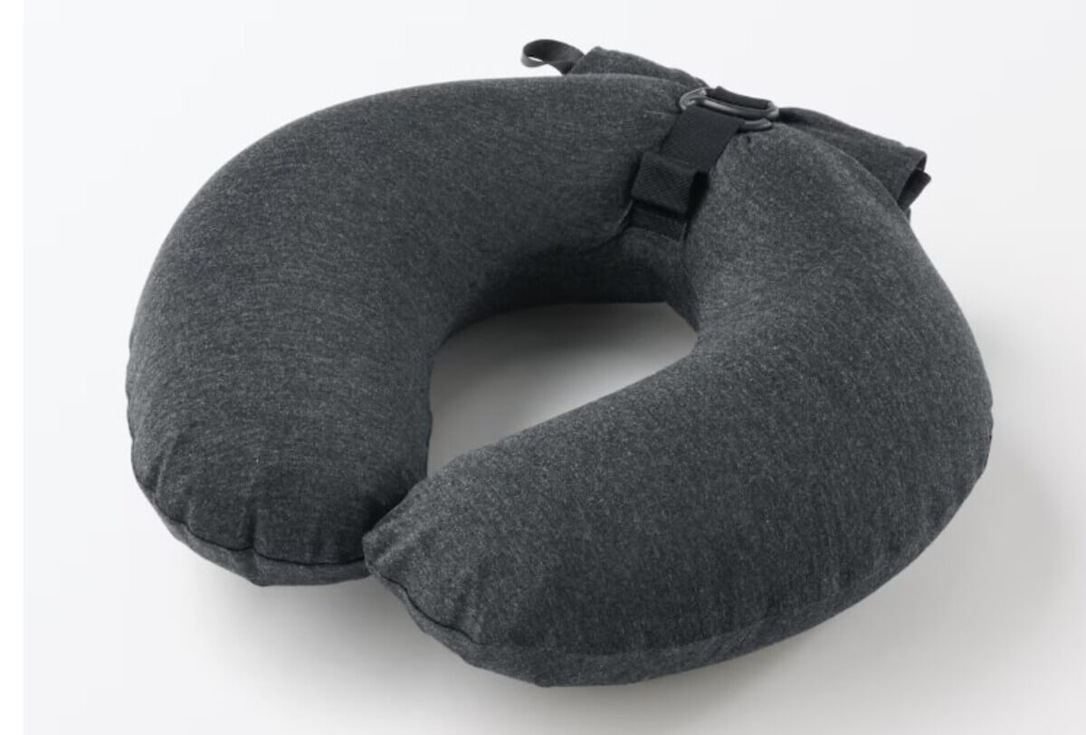 無印良品　ふうっとふくらむネッククッション
