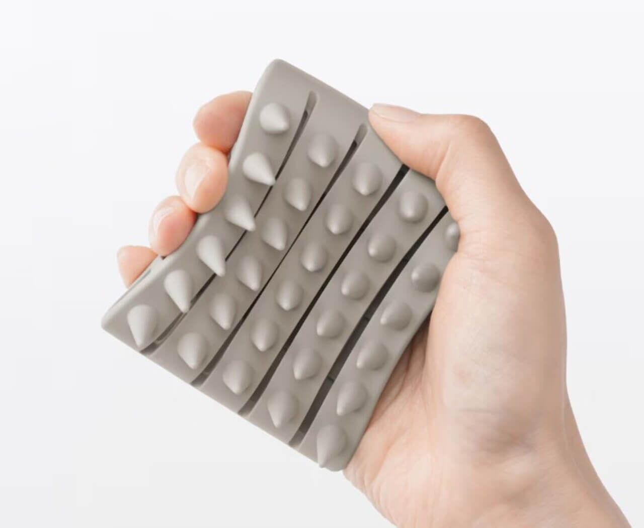 無印良品　シリコーン頭皮ケアシャンプーブラシ