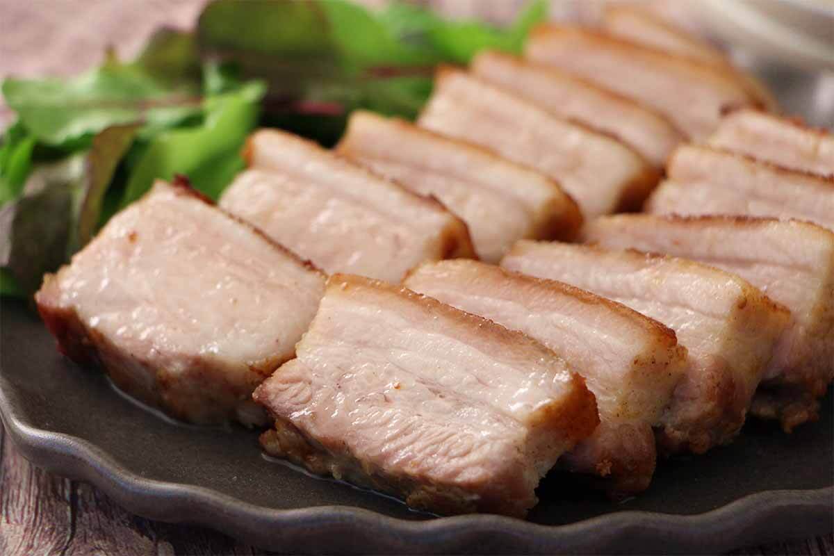 タサン志麻さん「豚バラ肉のコンフィ」