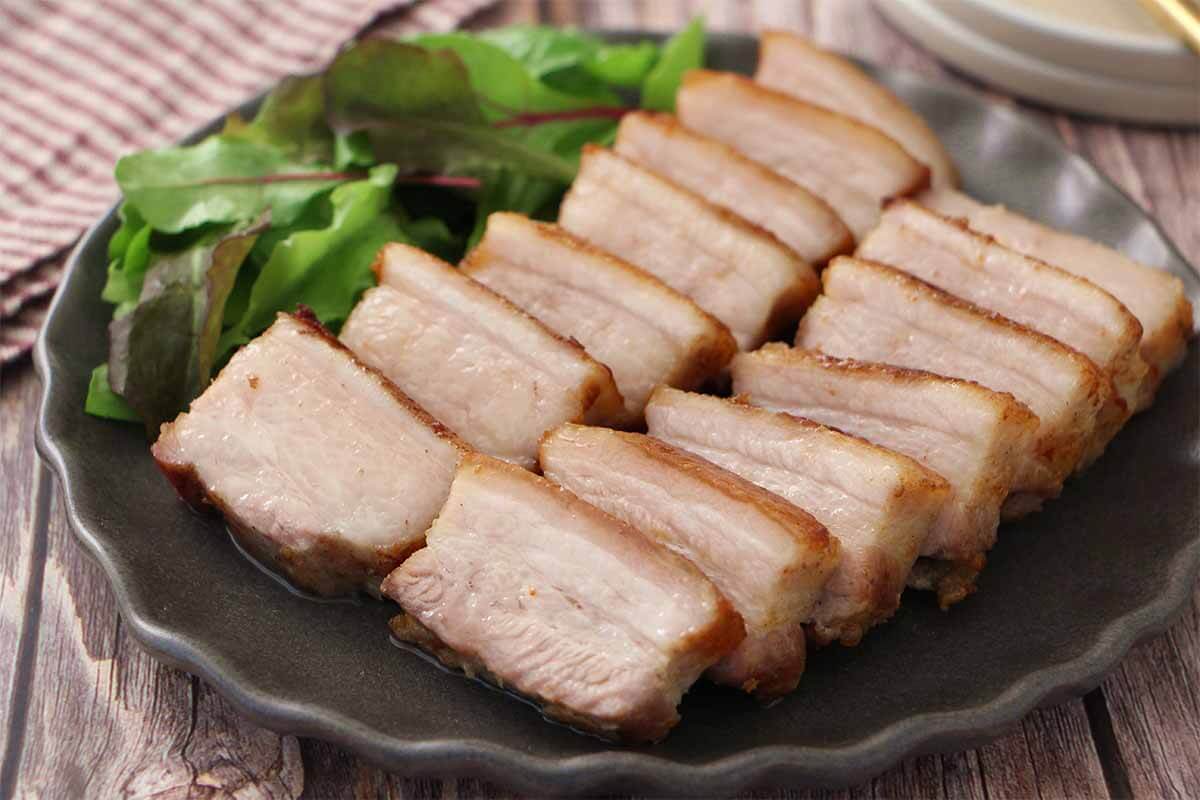 タサン志麻さん「豚バラ肉のコンフィ」